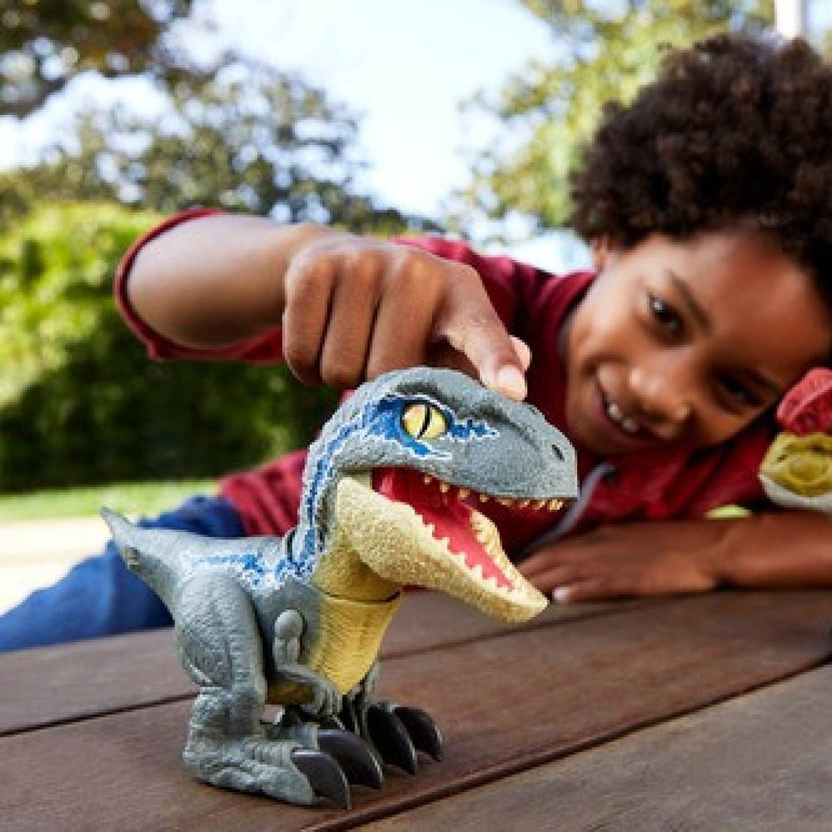 Jurassic World Rowdy Roars Velociraptor Beta